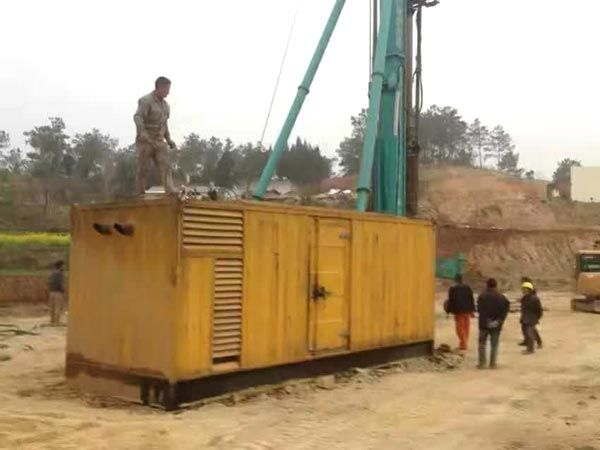 柳江如何判断水冷式机油散热器密封件是否需要更换？